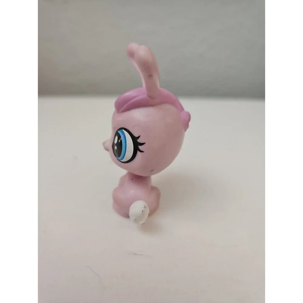 Hasbro Littlest Pet Shop 1959 Pink Bunny Rabbit Blue Eyes Vintage LPS Toy Figure